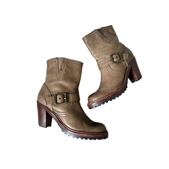 FRYE Lucy Engineer Boots Booties Taupe Brown Leather Size 7 Heel - Picture 1 of 16